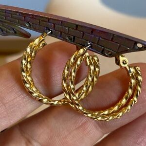 Vintage Gold Hoop Pierced Earrings